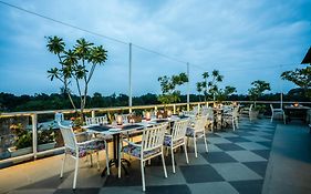 Tripli Hotels Shiv Villas